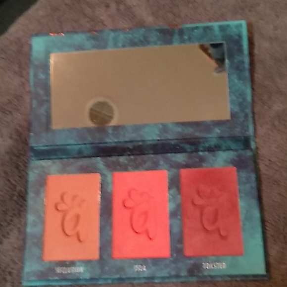 ALamar Cosmetics Blush Trio - Picture 3 of 3